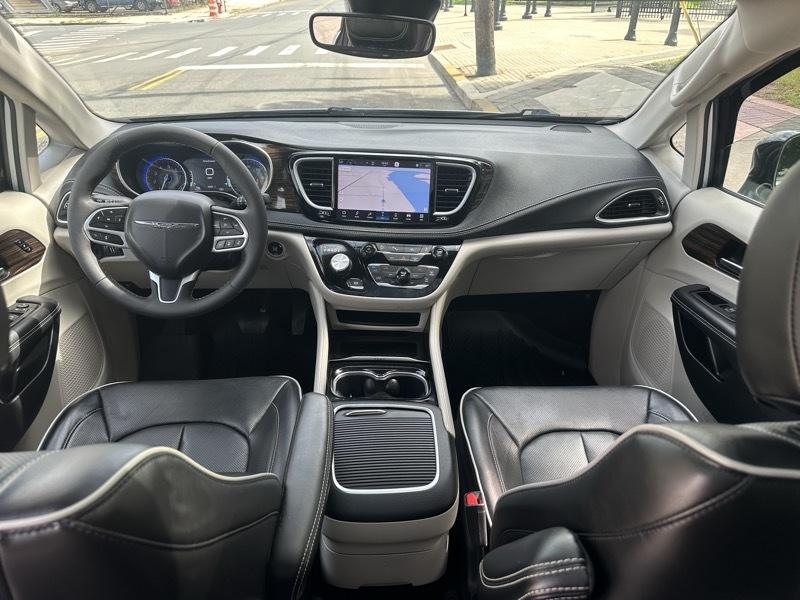 Chrysler Pacifica Limited AWD 2023