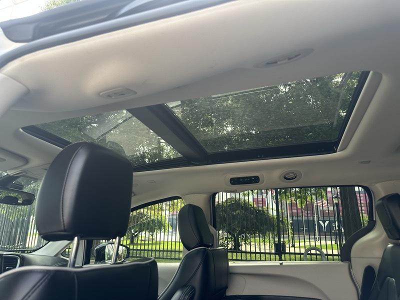 Chrysler Pacifica Limited AWD 2023