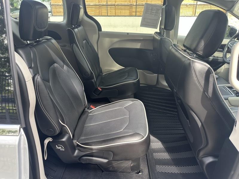 Chrysler Pacifica Limited AWD 2023