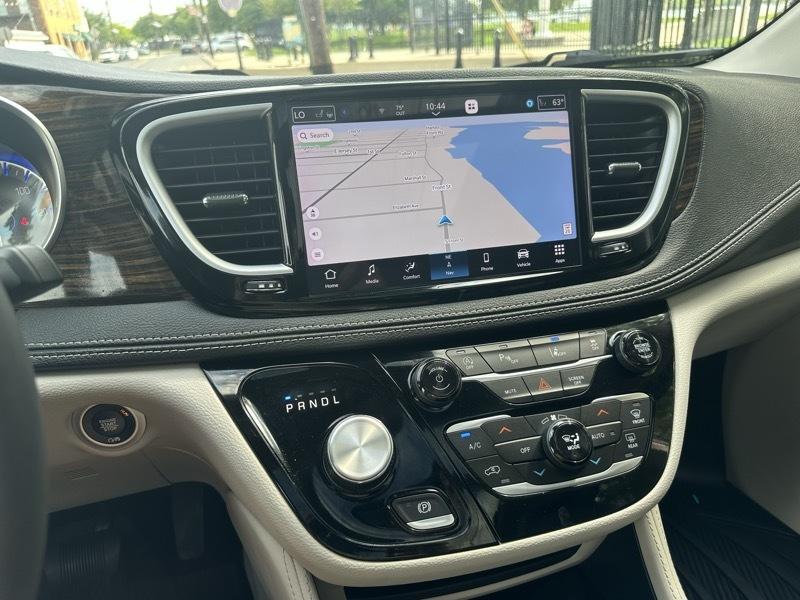 Chrysler Pacifica Limited AWD 2023