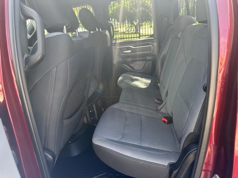 RAM 1500 Big Horn Quad Cab 4WD 2021