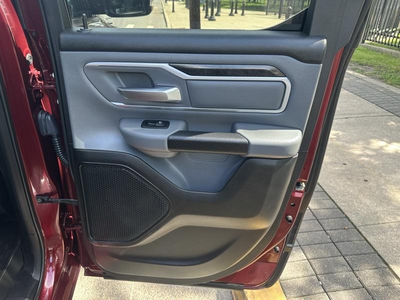 RAM 1500 Big Horn Quad Cab 4WD 2021
