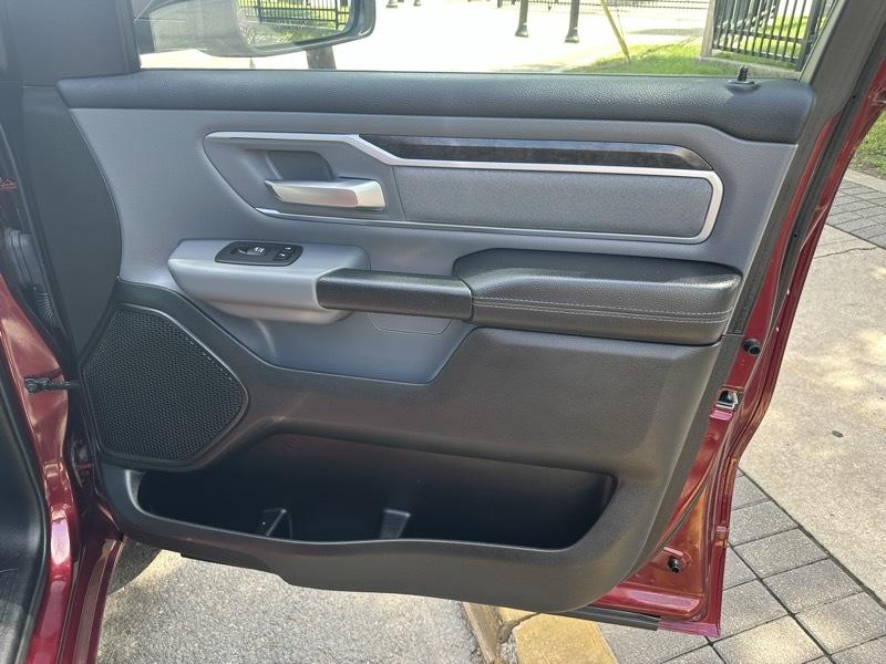 RAM 1500 Big Horn Quad Cab 4WD 2021