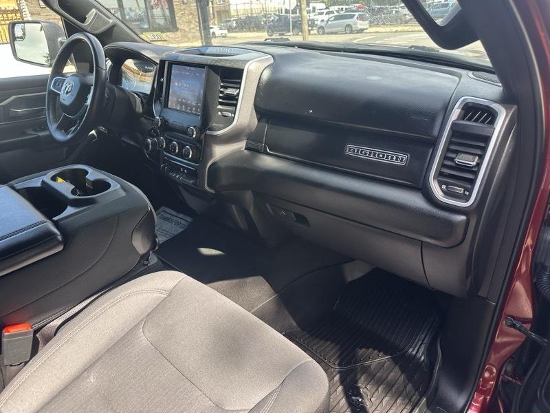 RAM 1500 Big Horn Quad Cab 4WD 2021