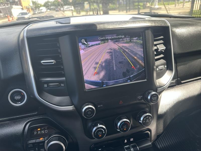 RAM 1500 Big Horn Quad Cab 4WD 2021