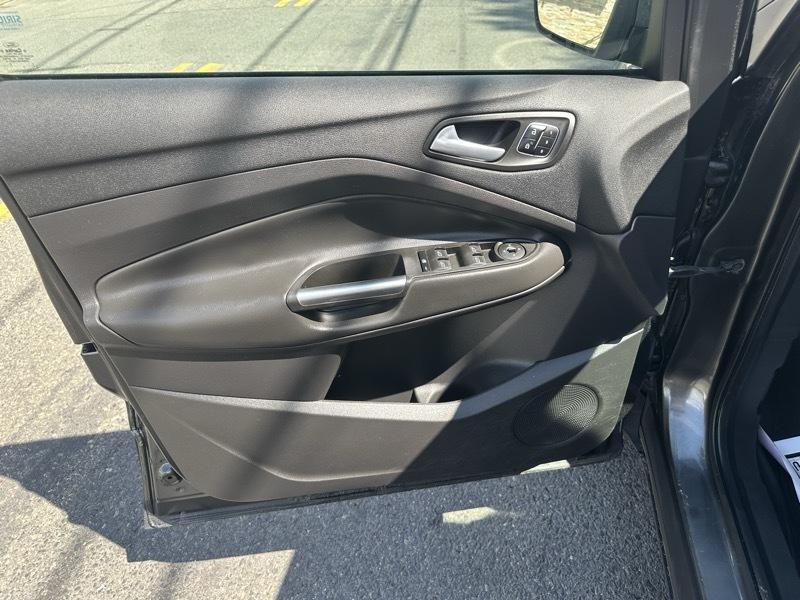 Ford Escape Titanium 4WD 2017