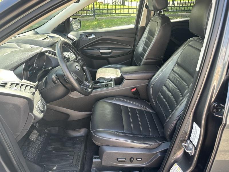 Ford Escape Titanium 4WD 2017