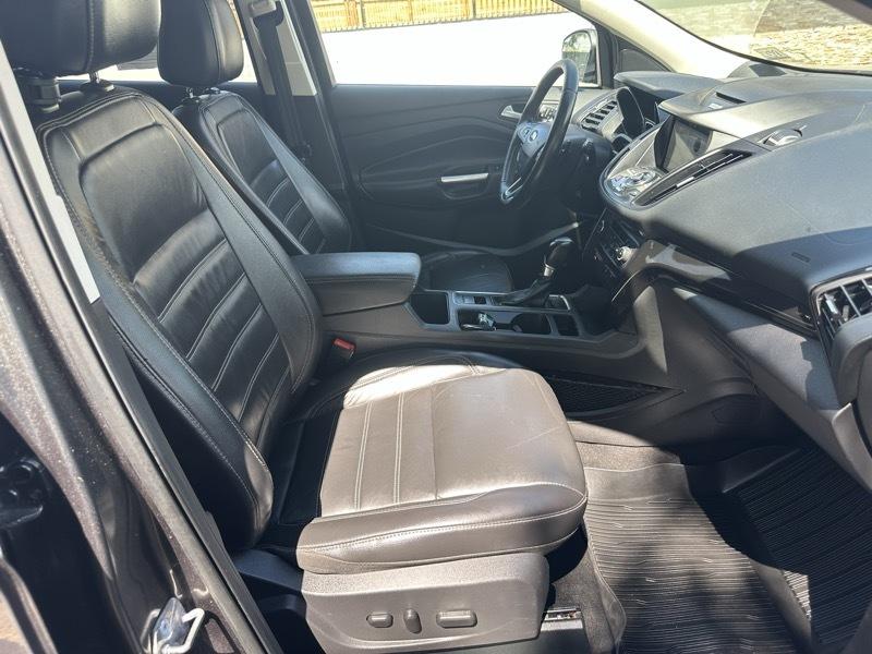Ford Escape Titanium 4WD 2017