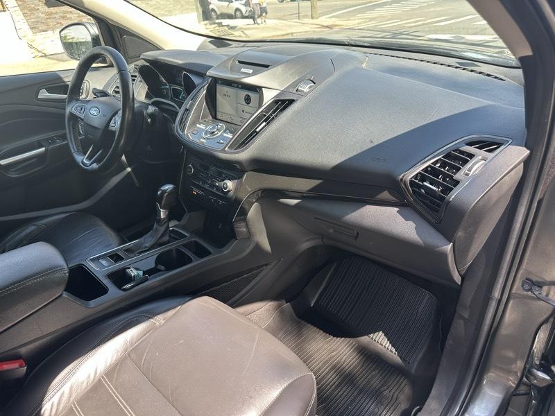 Ford Escape Titanium 4WD 2017