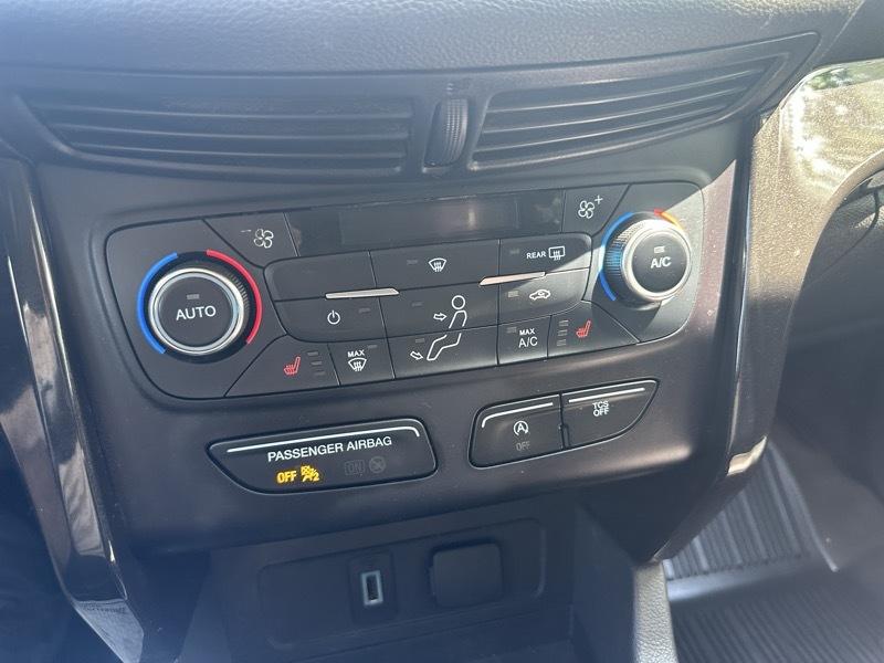Ford Escape Titanium 4WD 2017