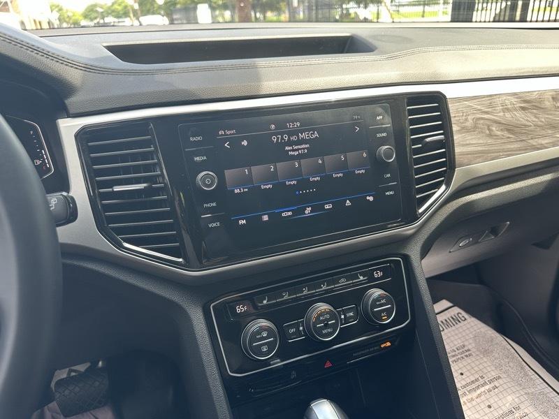 Volkswagen Atlas Cross Sport SE w/Technology 4MOTION 2023