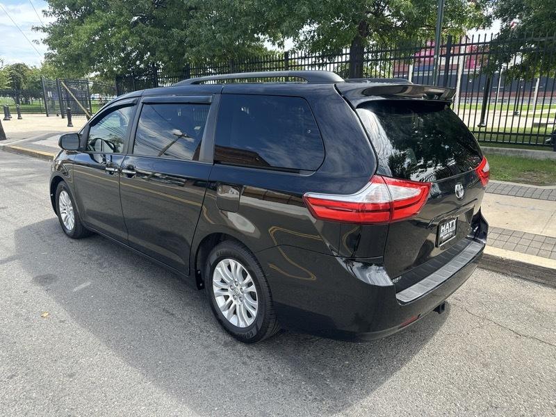 Toyota Sienna  2015