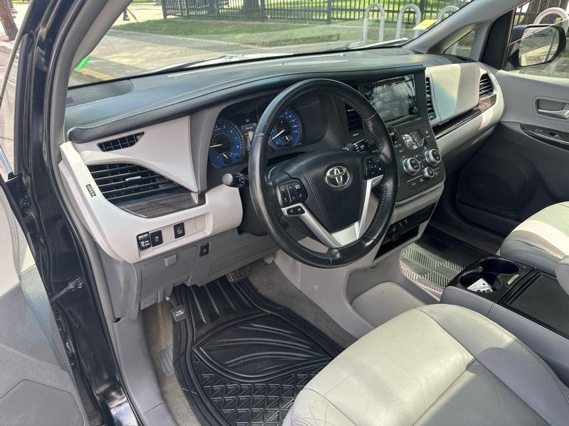 Toyota Sienna  2015