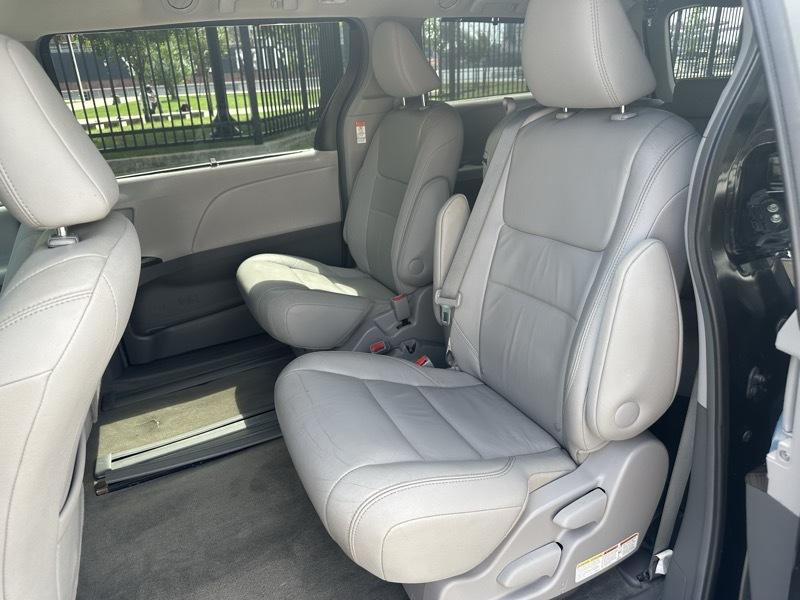 Toyota Sienna  2015