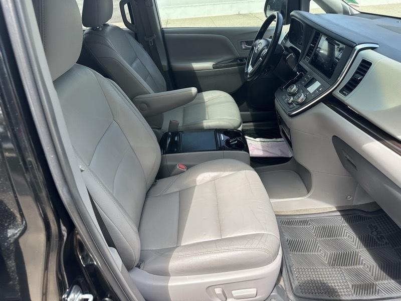 Toyota Sienna  2015