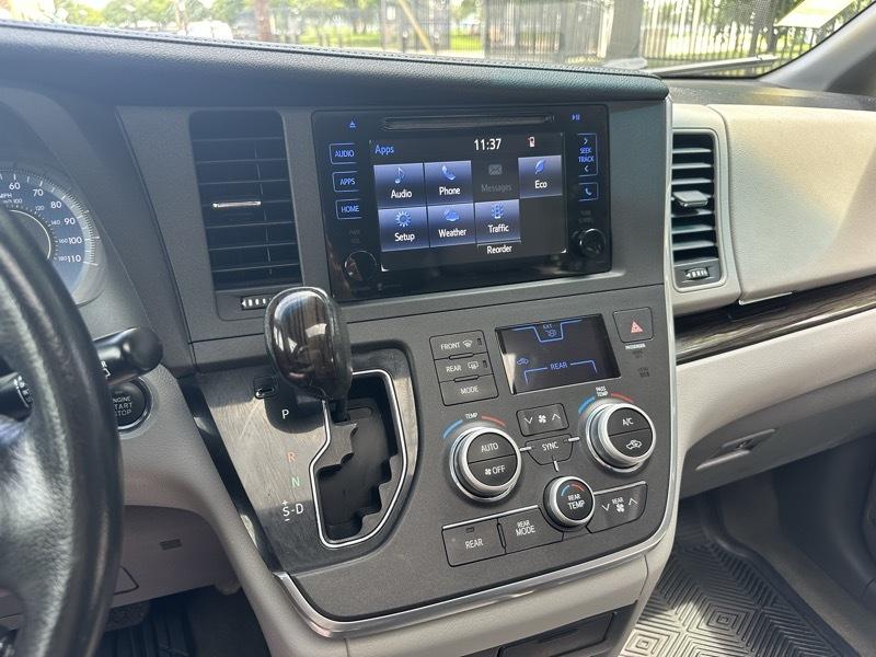 Toyota Sienna  2015