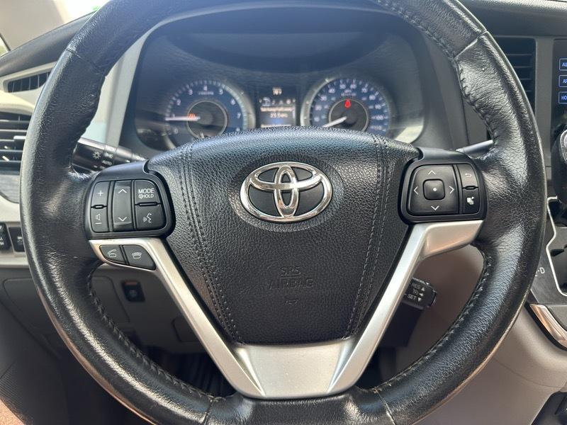 Toyota Sienna  2015