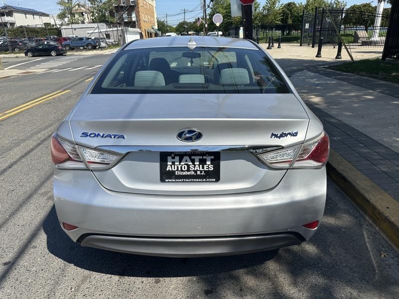 Hyundai Sonata Hybrid Sedan 2012