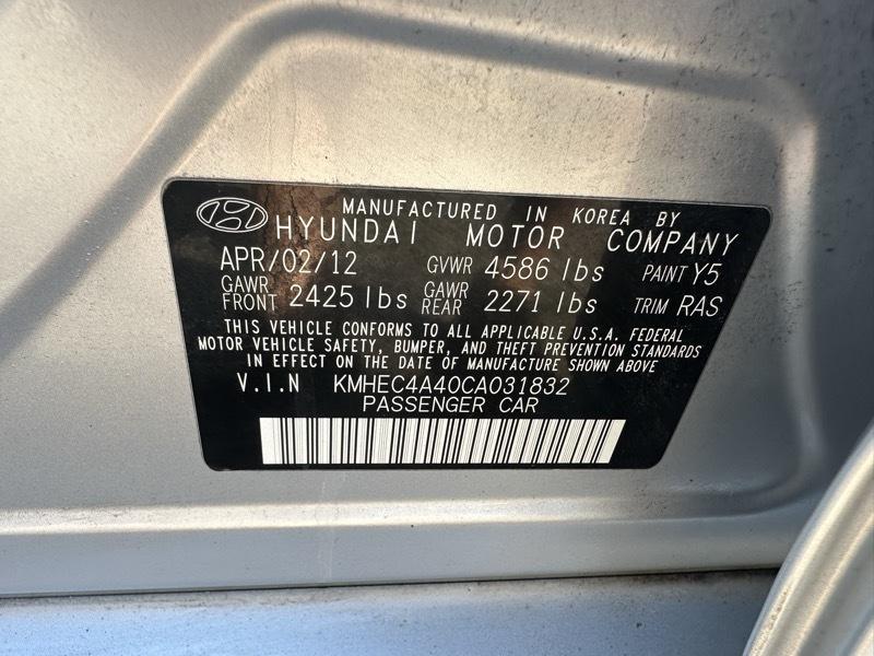 Hyundai Sonata Hybrid Sedan 2012
