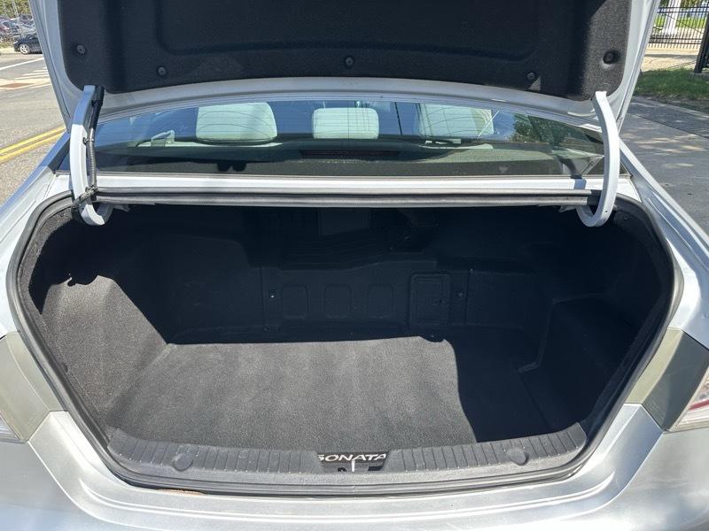 Hyundai Sonata Hybrid Sedan 2012
