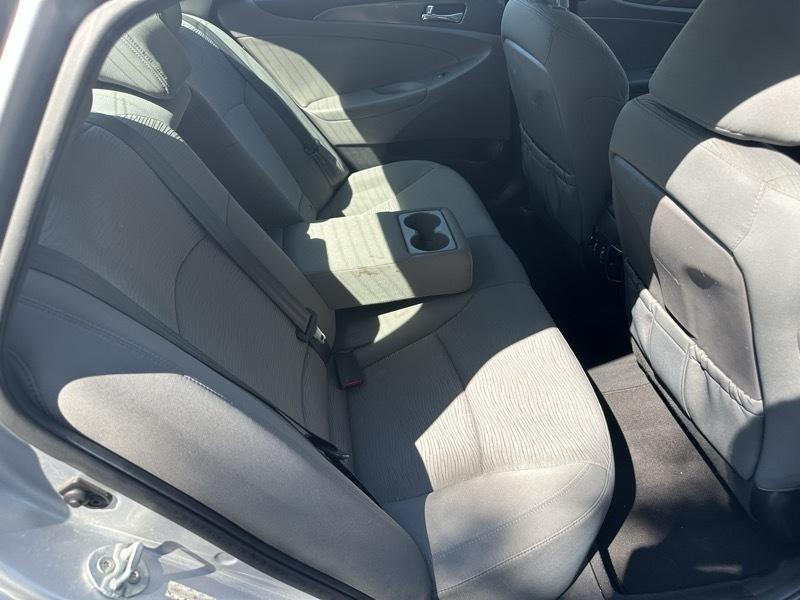 Hyundai Sonata Hybrid Sedan 2012