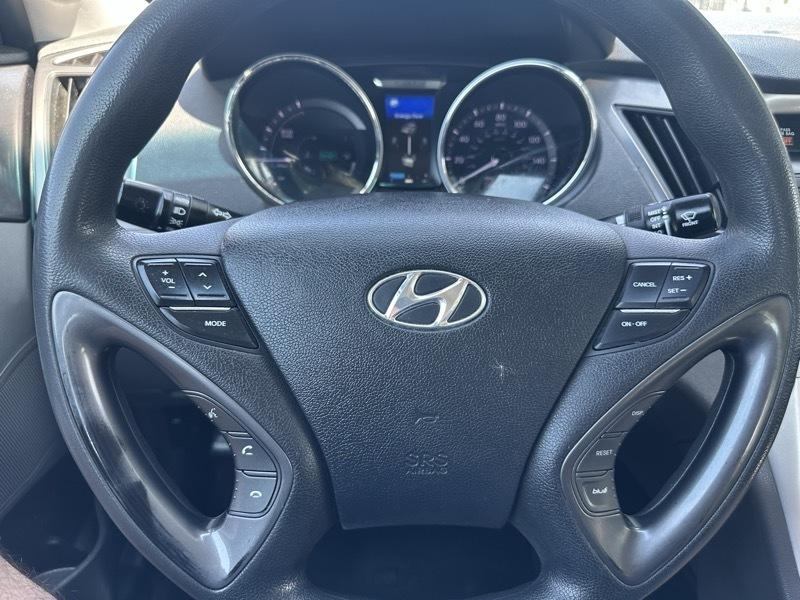Hyundai Sonata Hybrid Sedan 2012