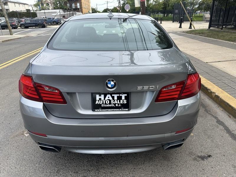 BMW 5-Series 550i xDrive 2012
