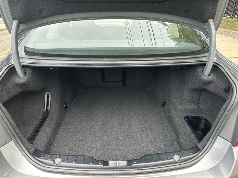 BMW 5-Series 550i xDrive 2012