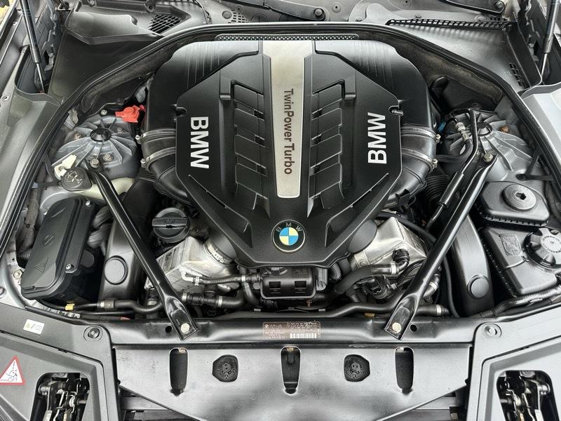 BMW 5-Series 550i xDrive 2012