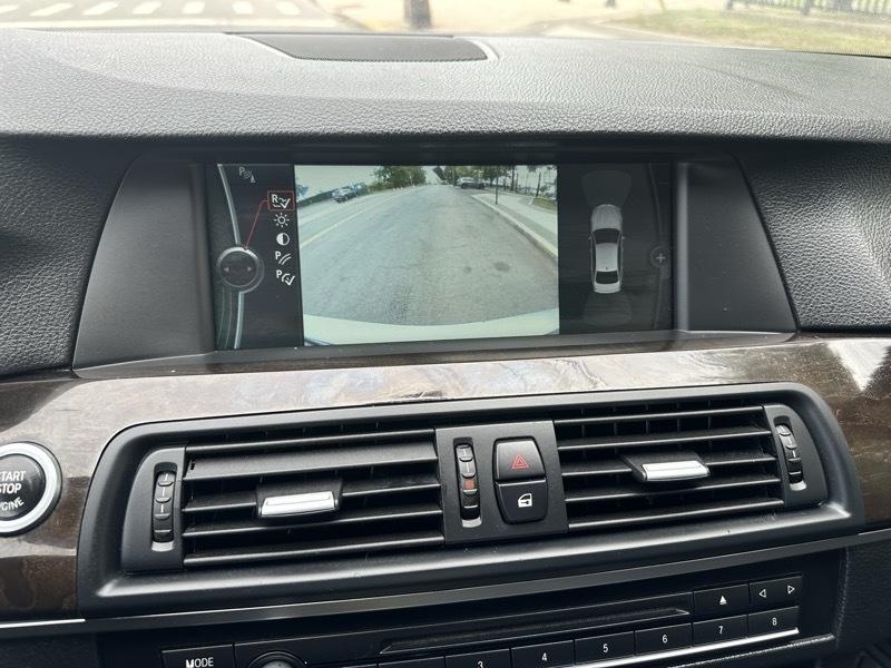 BMW 5-Series 550i xDrive 2012