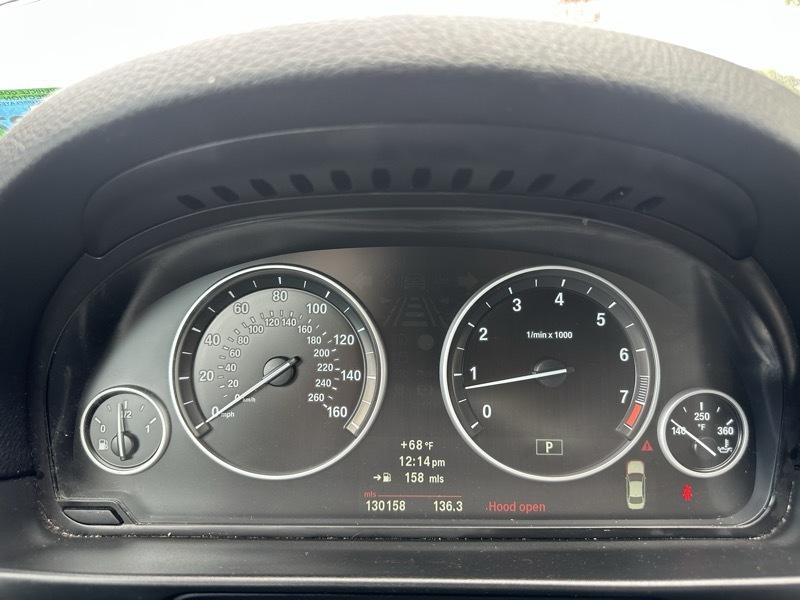 BMW 5-Series 550i xDrive 2012