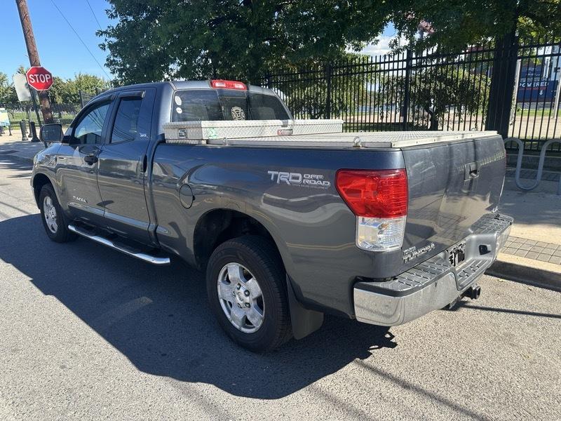 Toyota Tundra Tundra-Grade 5.7L Double Cab 4WD 2010