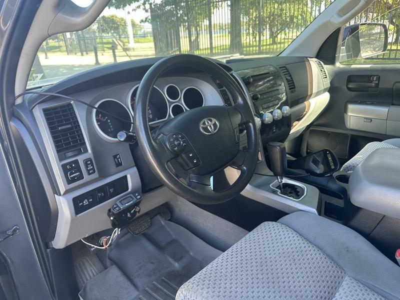 Toyota Tundra Tundra-Grade 5.7L Double Cab 4WD 2010