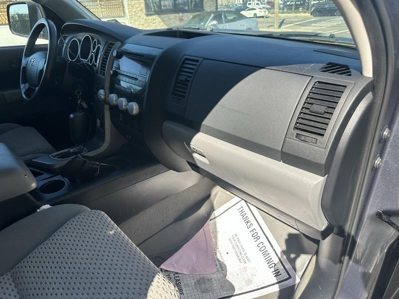 Toyota Tundra Tundra-Grade 5.7L Double Cab 4WD 2010