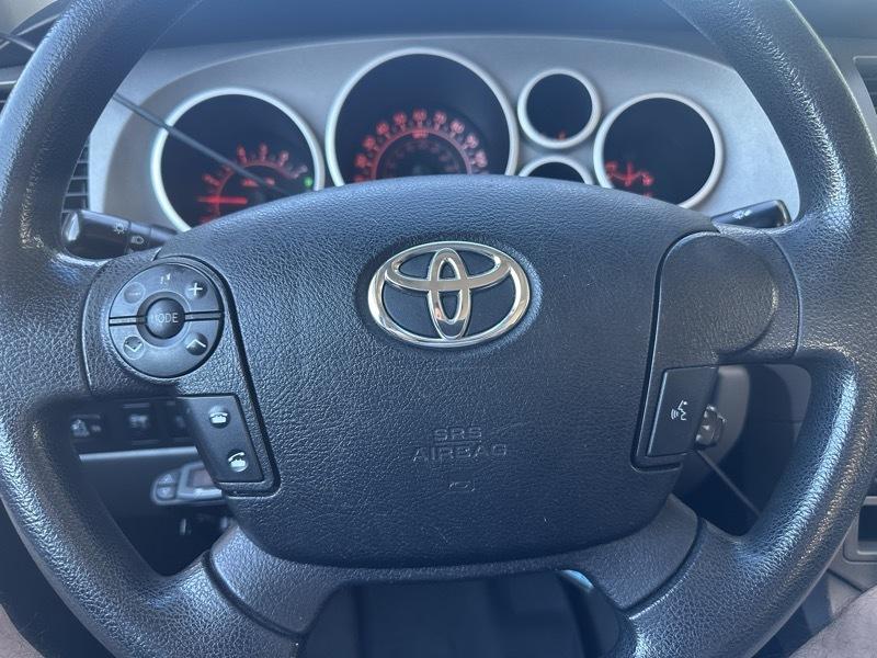 Toyota Tundra Tundra-Grade 5.7L Double Cab 4WD 2010