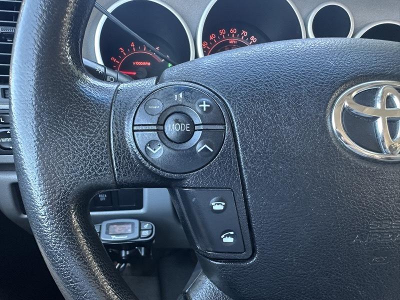 Toyota Tundra Tundra-Grade 5.7L Double Cab 4WD 2010