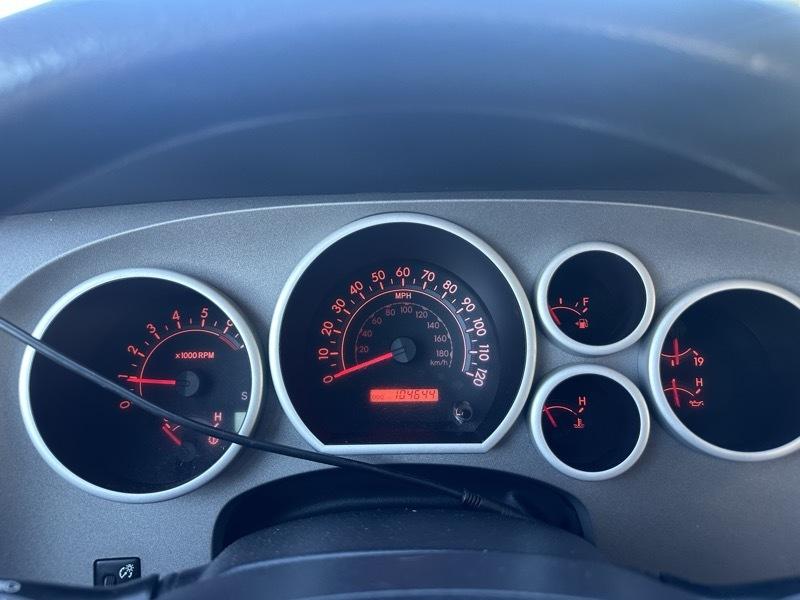 Toyota Tundra Tundra-Grade 5.7L Double Cab 4WD 2010