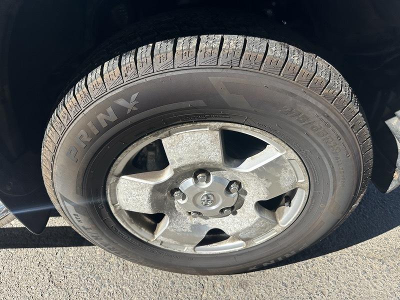 Toyota Tundra Tundra-Grade 5.7L Double Cab 4WD 2010