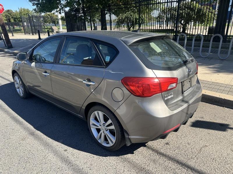 Kia Forte 5-Door SX 2011