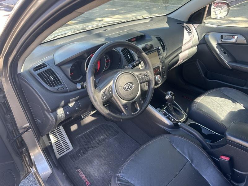 Kia Forte 5-Door SX 2011