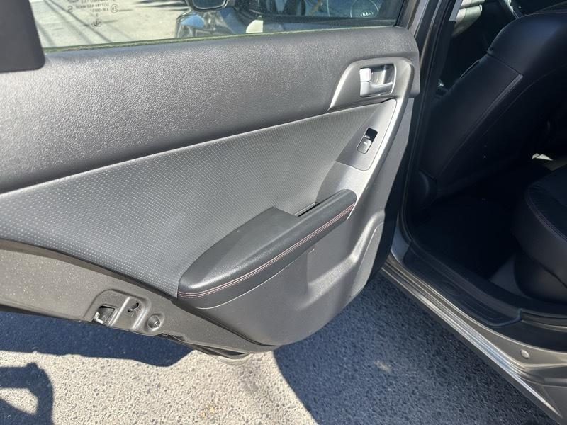 Kia Forte 5-Door SX 2011