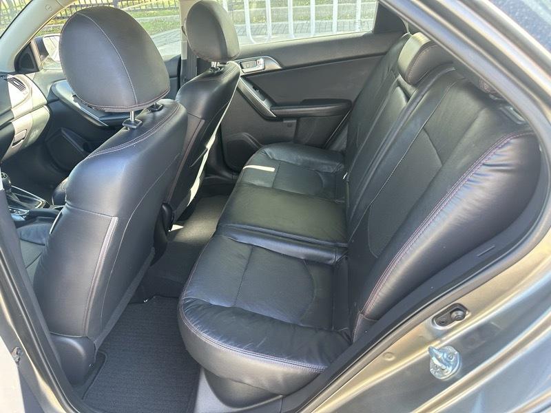 Kia Forte 5-Door SX 2011