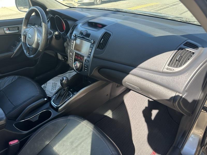 Kia Forte 5-Door SX 2011
