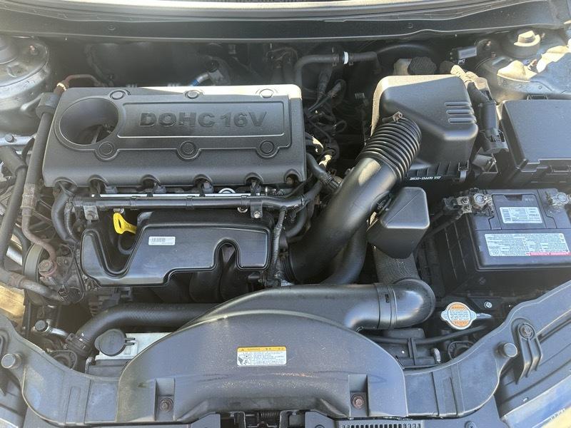 Kia Forte 5-Door SX 2011