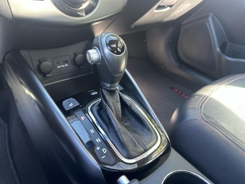 Kia Forte 5-Door SX 2011