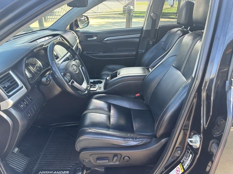 Toyota Highlander SE AWD V6 2019