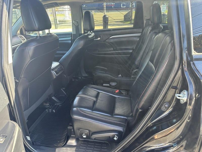 Toyota Highlander SE AWD V6 2019