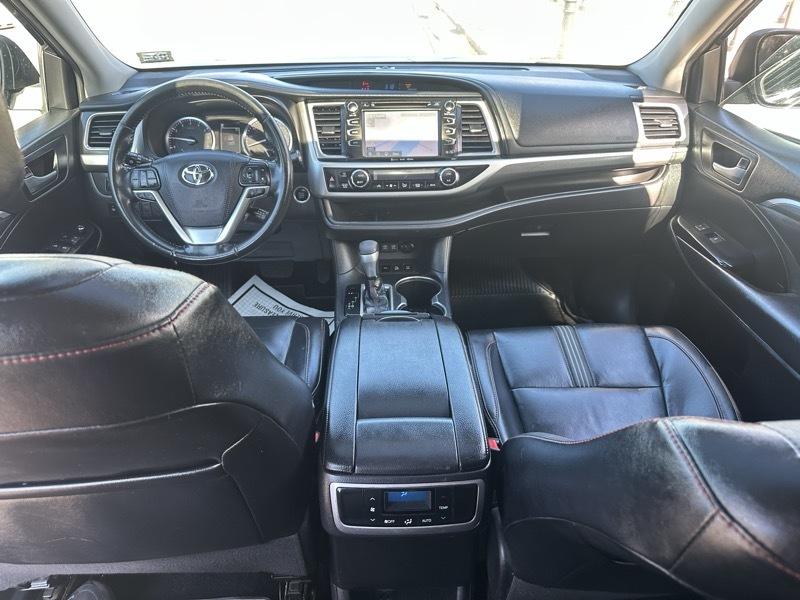 Toyota Highlander SE AWD V6 2019