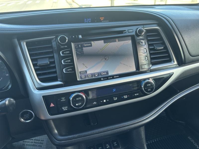 Toyota Highlander SE AWD V6 2019