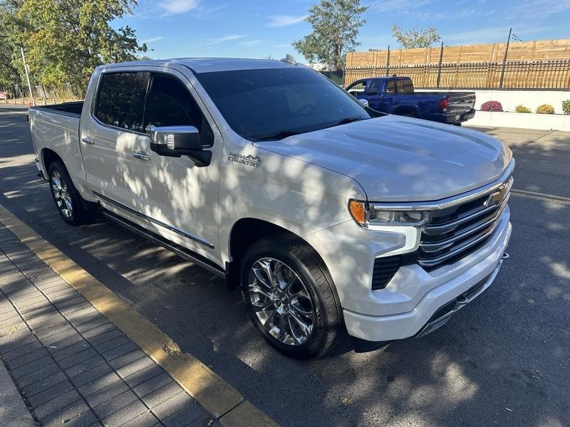 Chevrolet Silverado 1500 High Country Crew Cab 4WD 2023